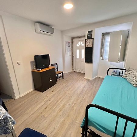 Apartamento 1 Quarto, Com Patio, Em Frente Praia Paço de Arcos Exteriör bild