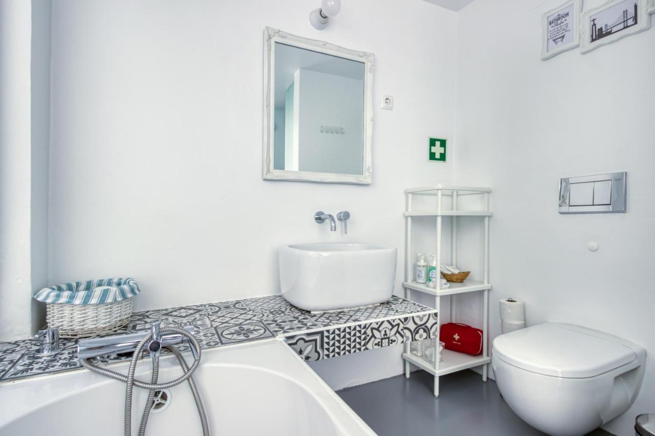 Apartamento 1 Quarto, Com Patio, Em Frente Praia Paço de Arcos Exteriör bild