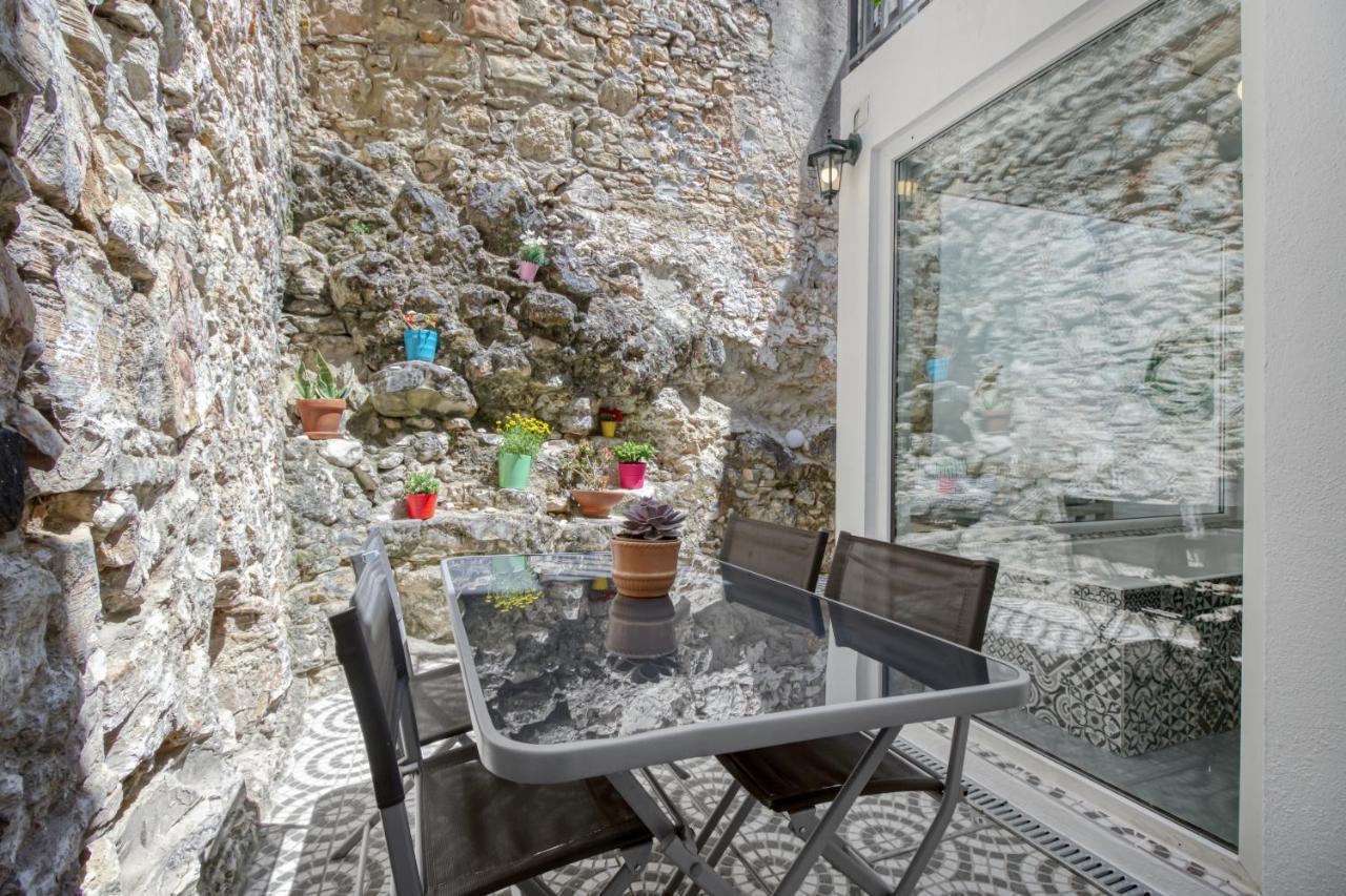 Apartamento 1 Quarto, Com Patio, Em Frente Praia Paço de Arcos Exteriör bild
