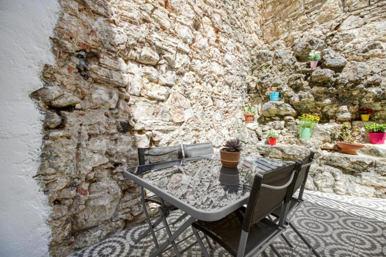 Apartamento 1 Quarto, Com Patio, Em Frente Praia Paço de Arcos Exteriör bild