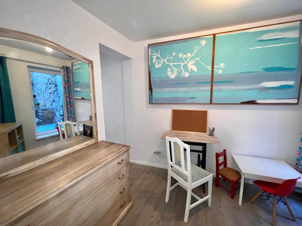 Apartamento 1 Quarto, Com Patio, Em Frente Praia Paço de Arcos Exteriör bild