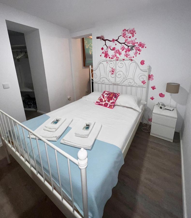 Apartamento 1 Quarto, Com Patio, Em Frente Praia Paço de Arcos Exteriör bild